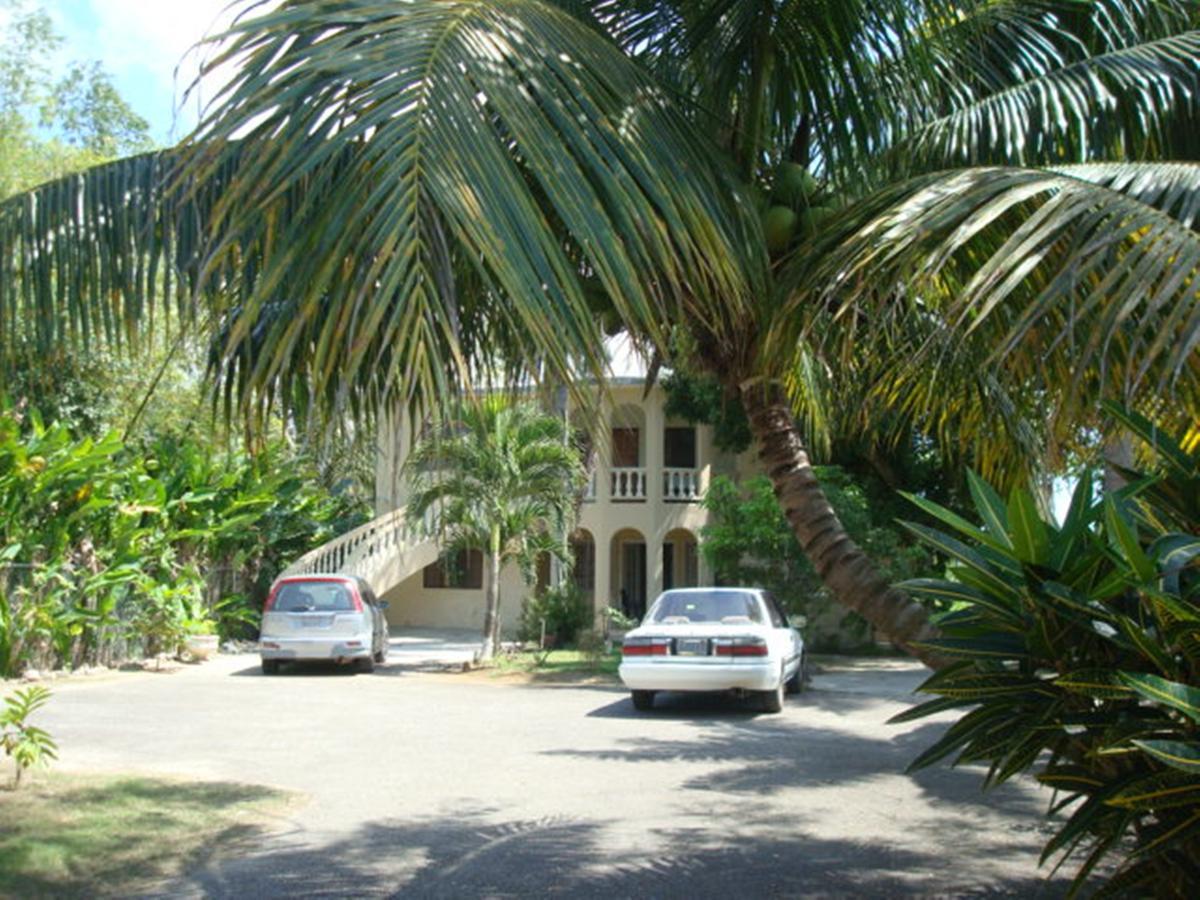 Ocean Wave Villa, Negril Exterior photo